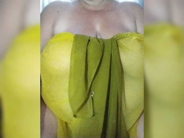 Xo4y2sexa live cam on BongaCams