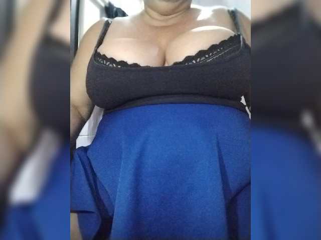 Xo4y2sexa live cam on BongaCams