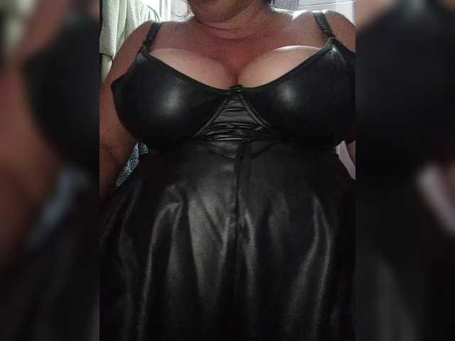 Xo4y2sexa live cam on BongaCams