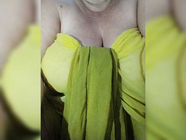 Xo4y2sexa live cam on BongaCams