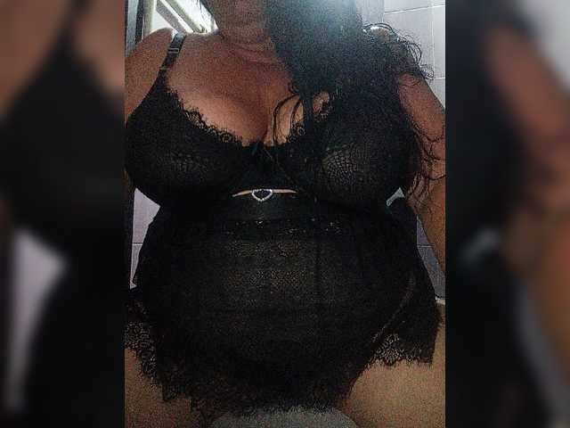 Xo4y2sexa live cam on BongaCams