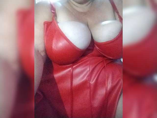 Xo4y2sexa live cam on BongaCams