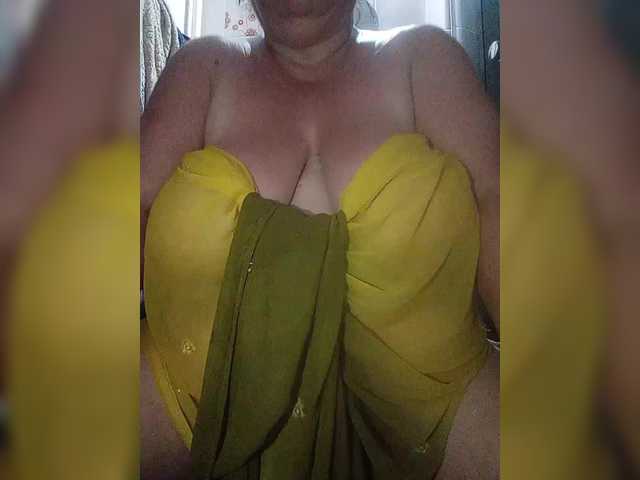 Xo4y2sexa live cam on BongaCams