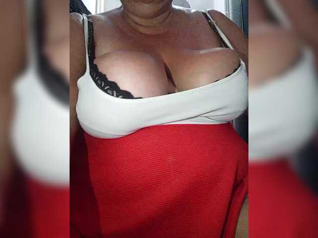 Xo4y2sexa live cam on BongaCams