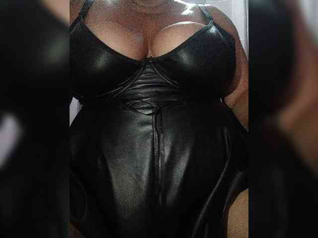 SeXy-Xo4y-SeXa webcam