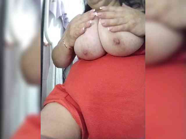 SeXy-Xo4y-SeXa webcam
