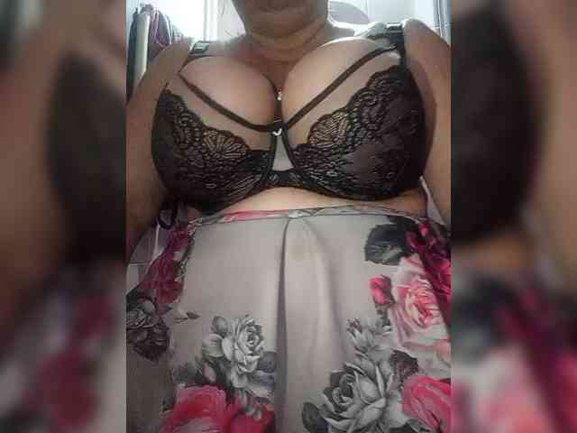 SeXy-Xo4y-SeXa webcam