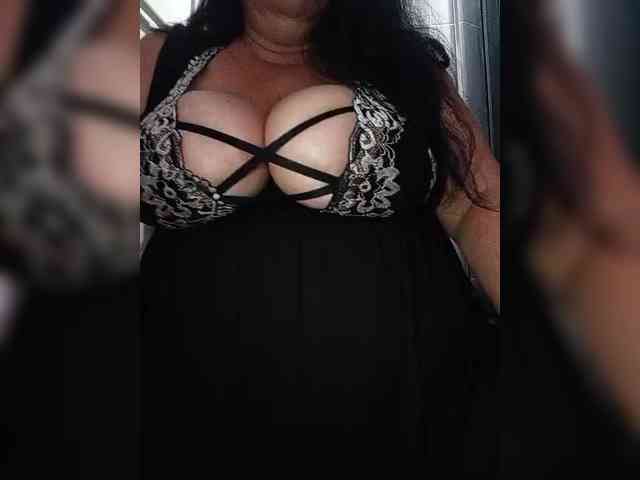 Xo4y2sexa Live Webcam on BongaCams