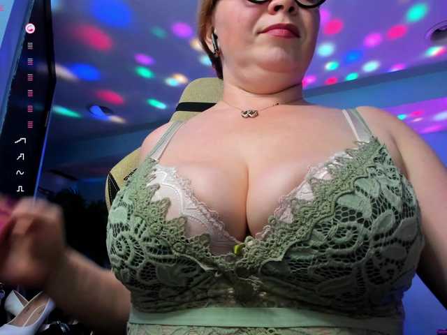 mmmMommy live cam on BongaCams