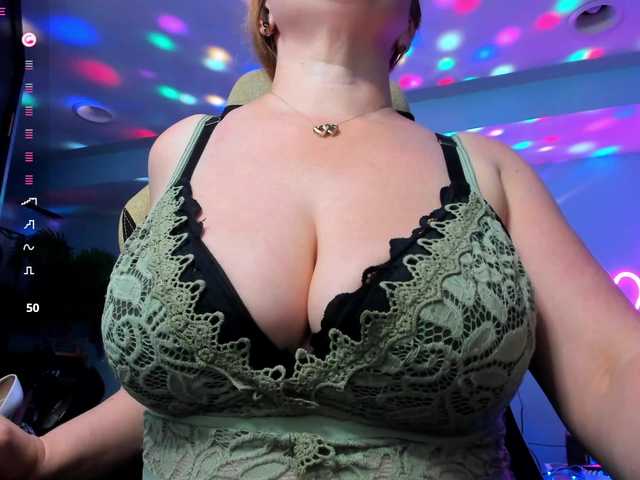 mmmMommy live webcam show