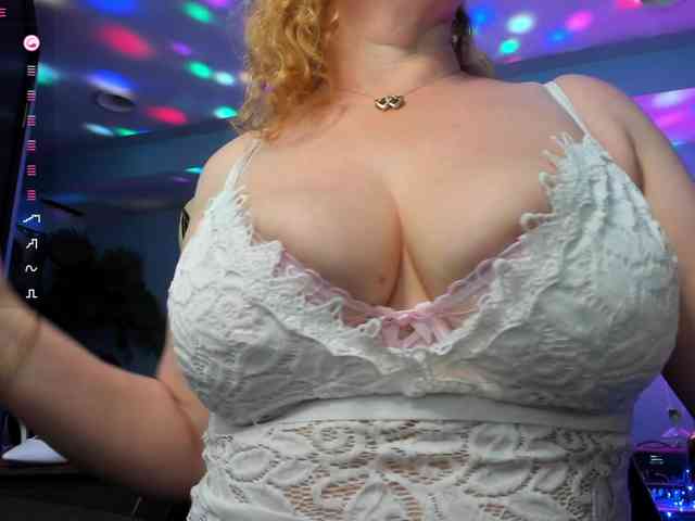 mmmMommy Live Webcam on BongaCams
