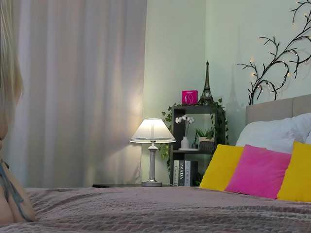 Tasty-booty live cam on BongaCams