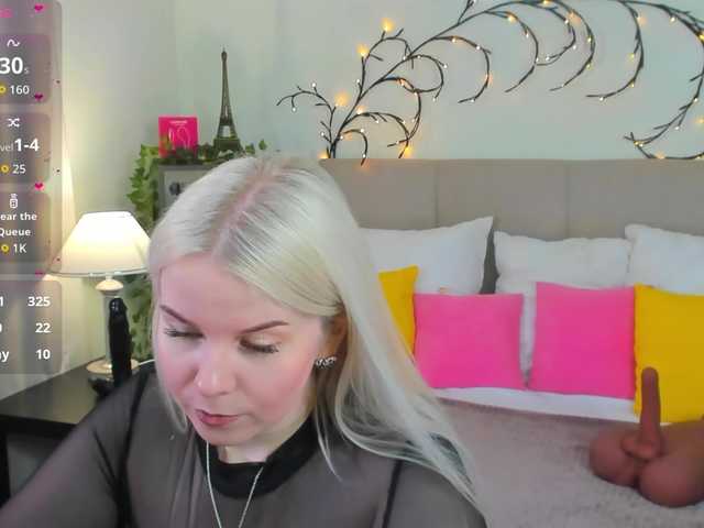 Tasty-booty live webcam show