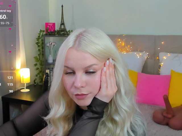 Tasty-booty live cam on BongaCams