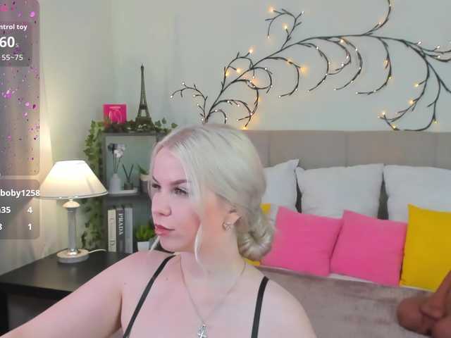 Tasty-booty live cam on BongaCams