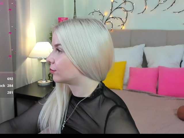 Tasty-booty live cam on BongaCams