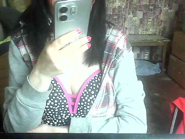 LynnYana webcam
