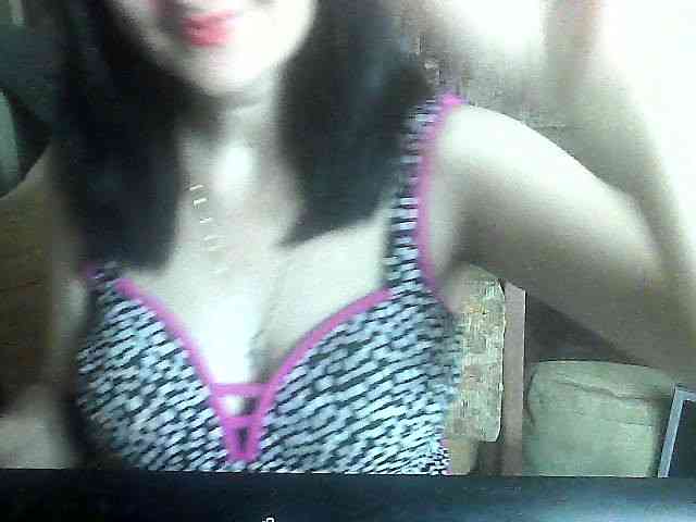 LynnYana webcam