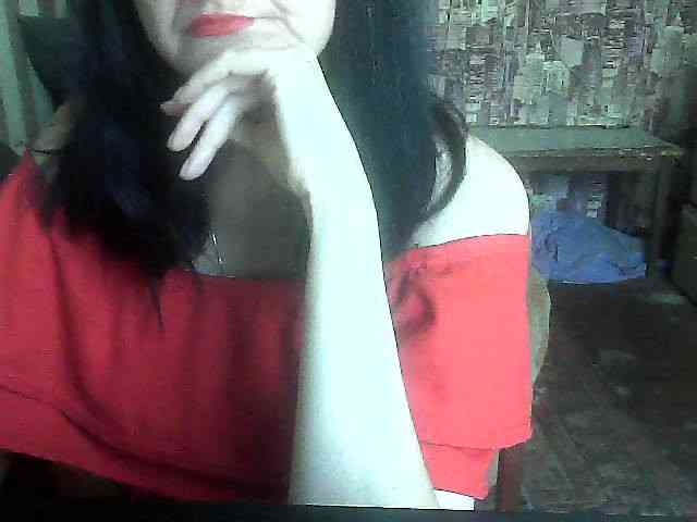 LynnYana webcam