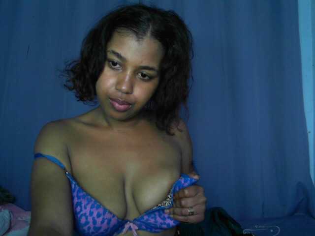 Bigasssex69 live cam on BongaCams