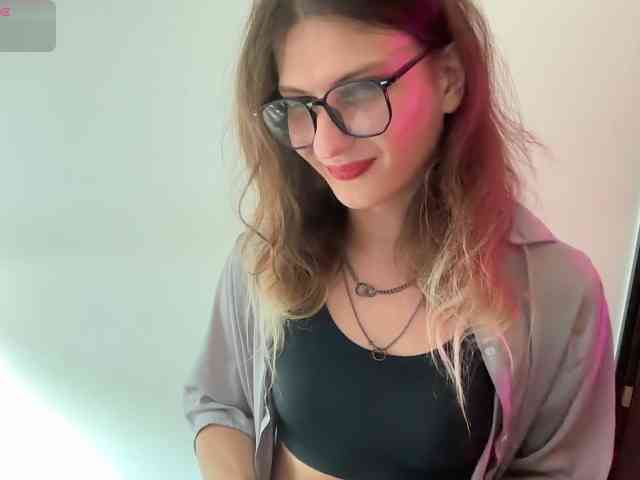 Alice-Pinkhead Sex Cam Show