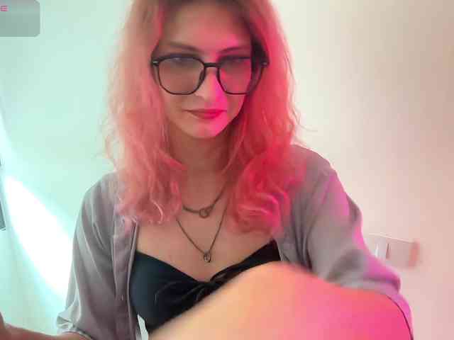Alice-Pinkhead Sex Cam Show