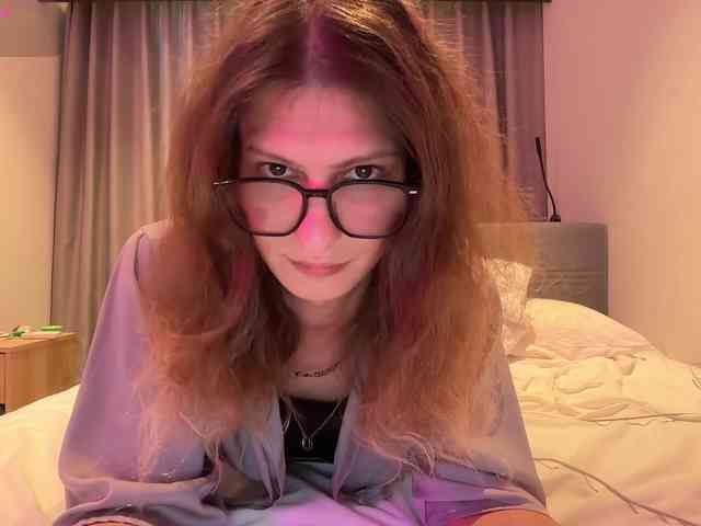 Alice-Pinkhead Sex Cam Show