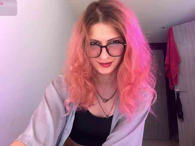 Alice-Pinkhead Sex Cam Show
