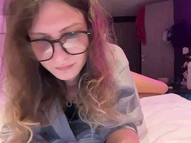 Alice-Pinkhead Sex Cam Show