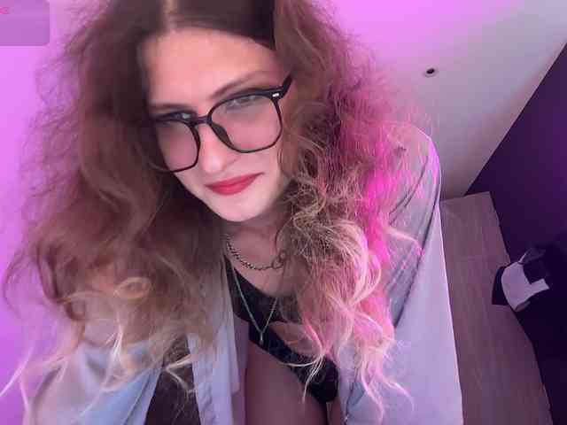 Alice-Pinkhead Sex Cam Show