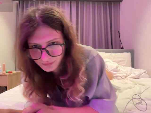 Alice-Pinkhead Sex Cam Show
