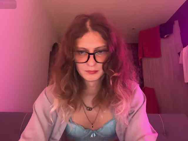 Alice-Pinkhead Live Webcam on BongaCams