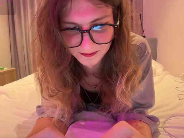 Alice-Pinkhead Sex Cam Show