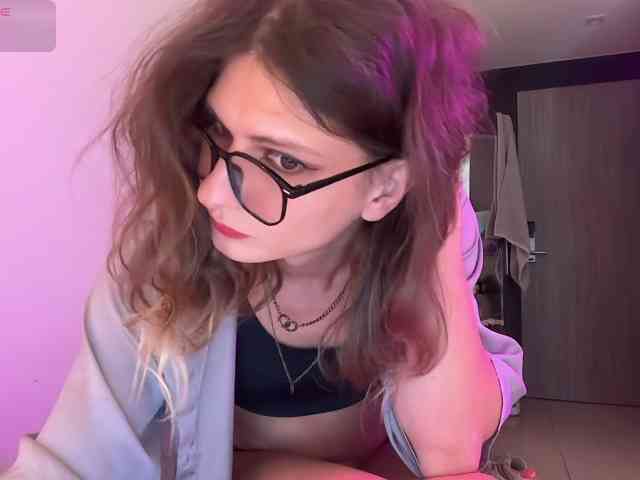 Alice-Pinkhead Sex Cam Show