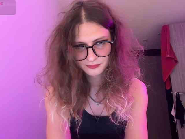 Alice-Pinkhead Sex Cam Show
