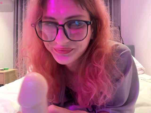 Alice-Pinkhead Sex Cam Show