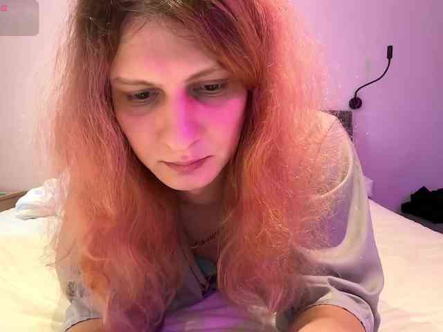 Alice-Pinkhead Live Webcam on BongaCams