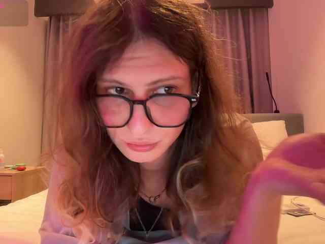 Alice-Pinkhead Sex Cam Show