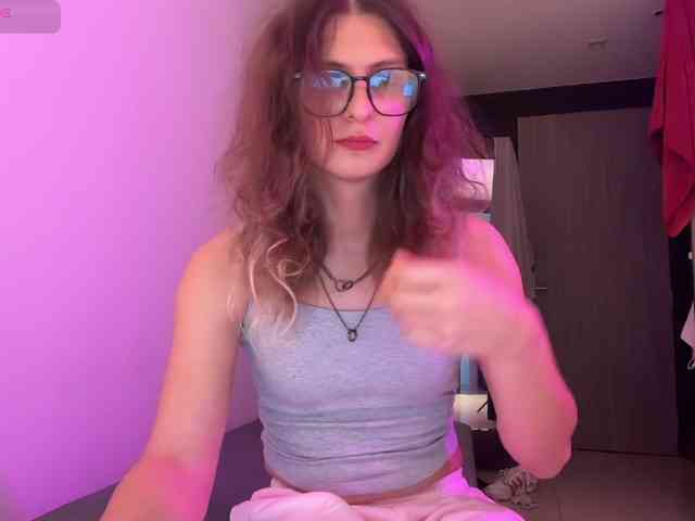 Alice-Pinkhead Sex Cam Show