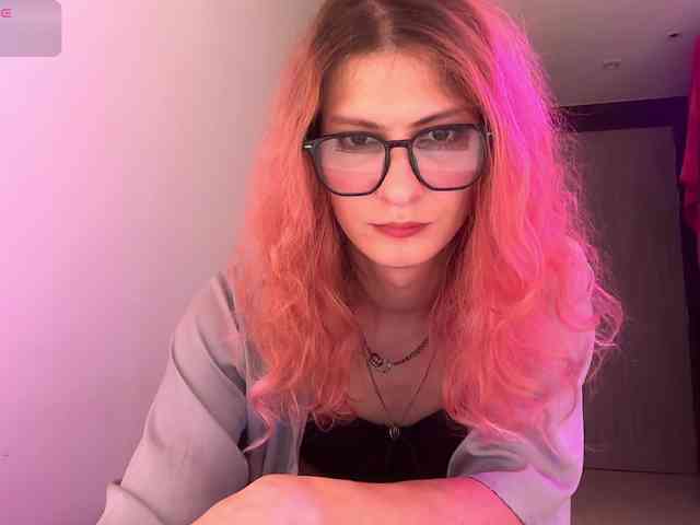 Alice-Pinkhead Sex Cam Show
