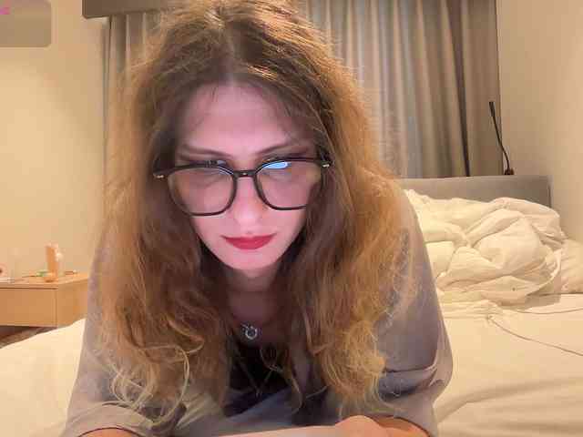 Alice-Pinkhead Sex Cam Show