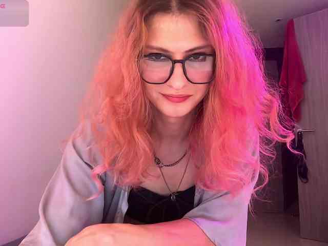 Alice-Pinkhead Sex Cam Show