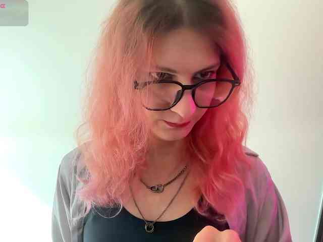 Alice-Pinkhead Sex Cam Show