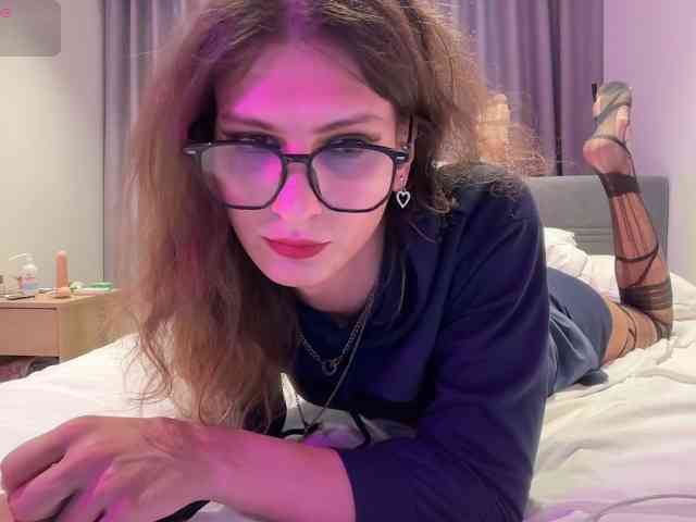 Alice-Pinkhead Sex Cam Show