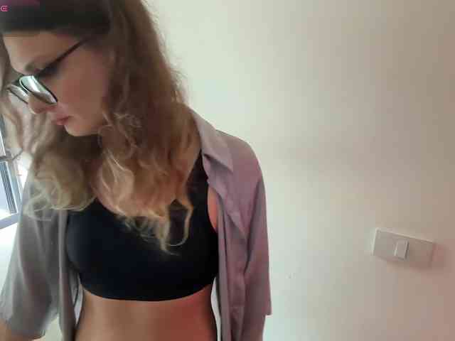 Alice-Pinkhead Sex Cam Show