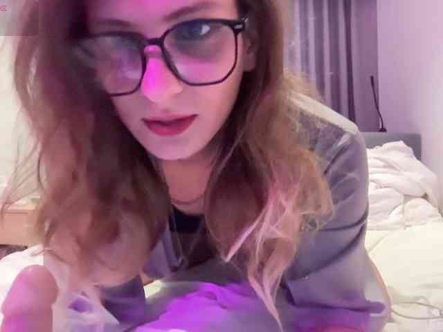Alice-Pinkhead Sex Cam Show