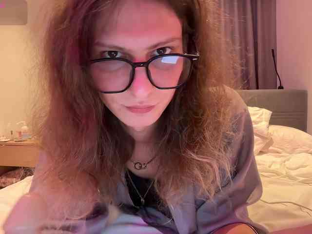 Alice-Pinkhead Sex Cam Show
