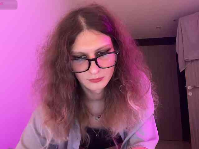 Alice-Pinkhead Live Webcam on BongaCams