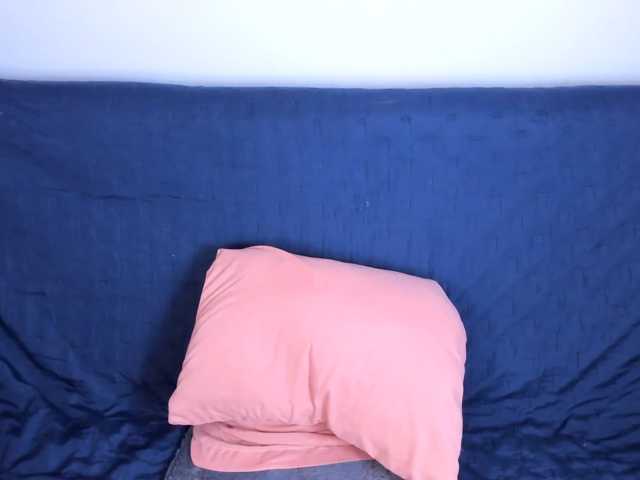 Velvetcrowe, en directo ahora en BongaCams