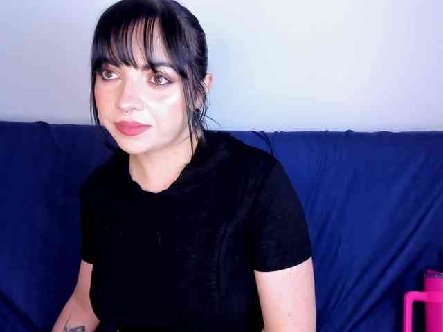 Velvetcrowe webcam